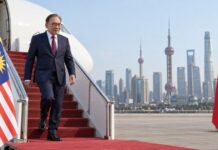 Anwar Ibrahim Begins China Trip to Boost Economic and Trade Relations